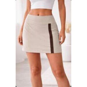 Halara High Waisted Water Repellant Front Stripe Mini Casual Skirt Sz XS Womens